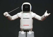 指揮をするASIMO300..jpg