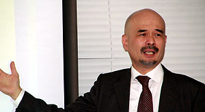 エンジニアの高崎充弘社長